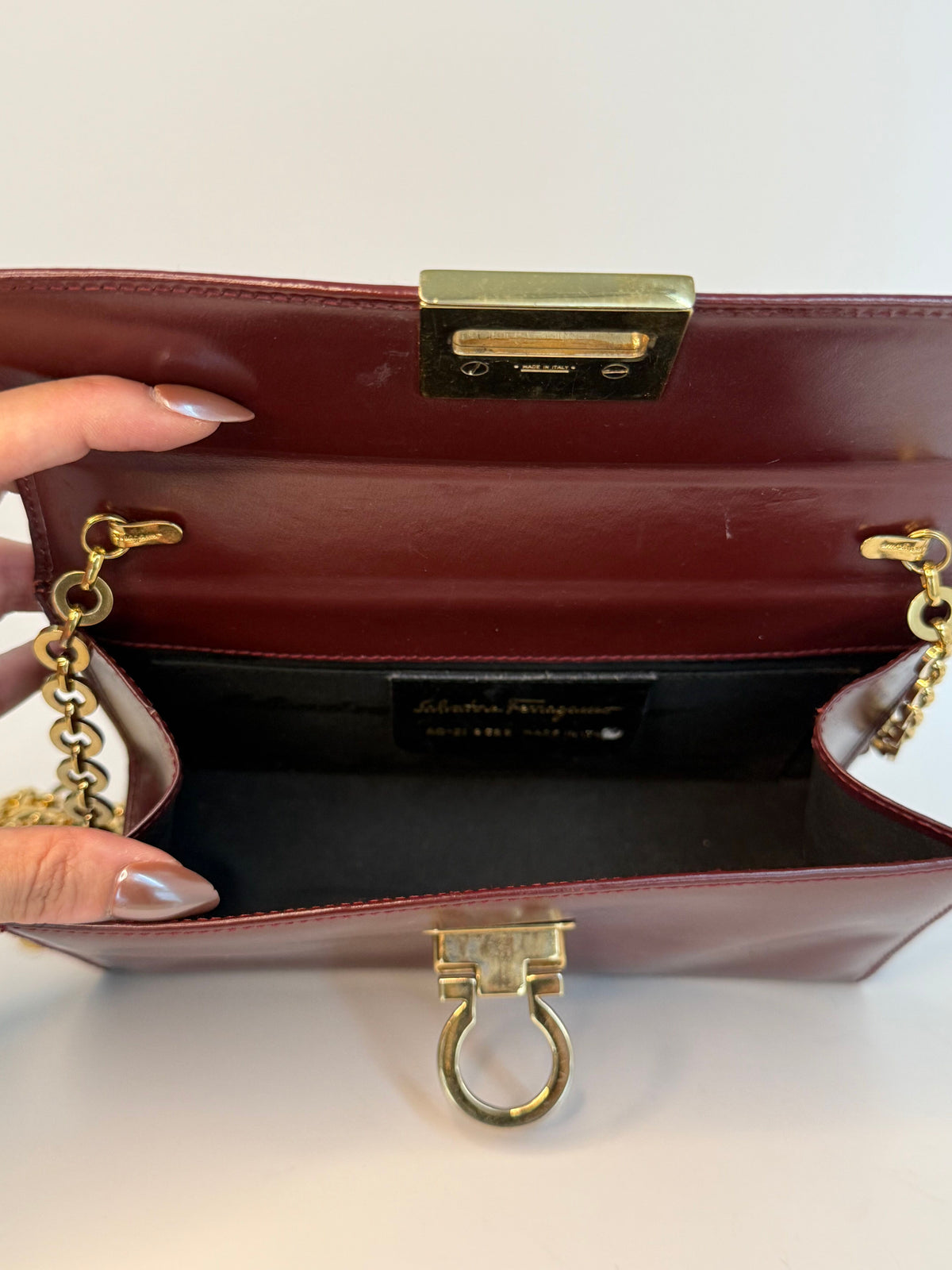 Burgundy Leather Ferragamo Gancini Shoulder Bag